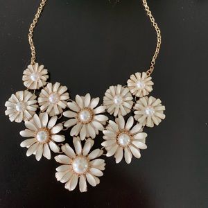 Francesca’s pearl statement necklace